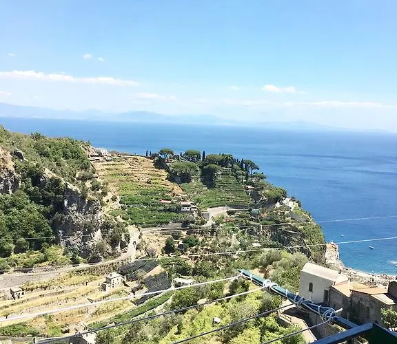 Semesterbostad Charming House